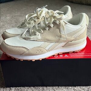 Reebok Women's Beige and Off-White Sneakers